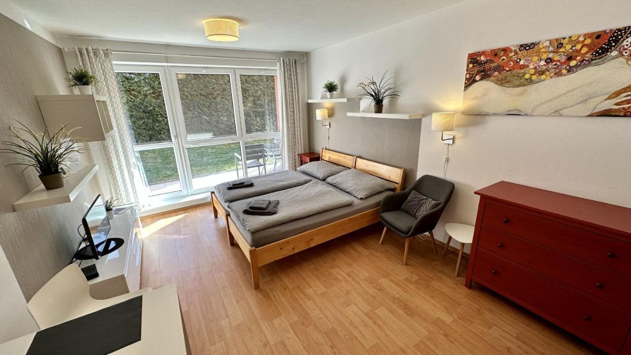 Ubytovani Trebon - Apartmany Rozmberk, Svet A Bastyr Экстерьер фото