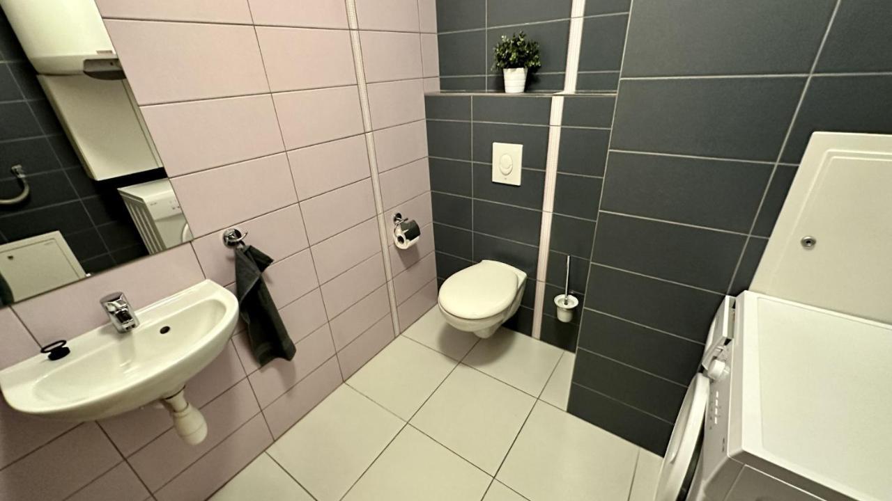 Ubytovani Trebon - Apartmany Rozmberk, Svet A Bastyr Экстерьер фото