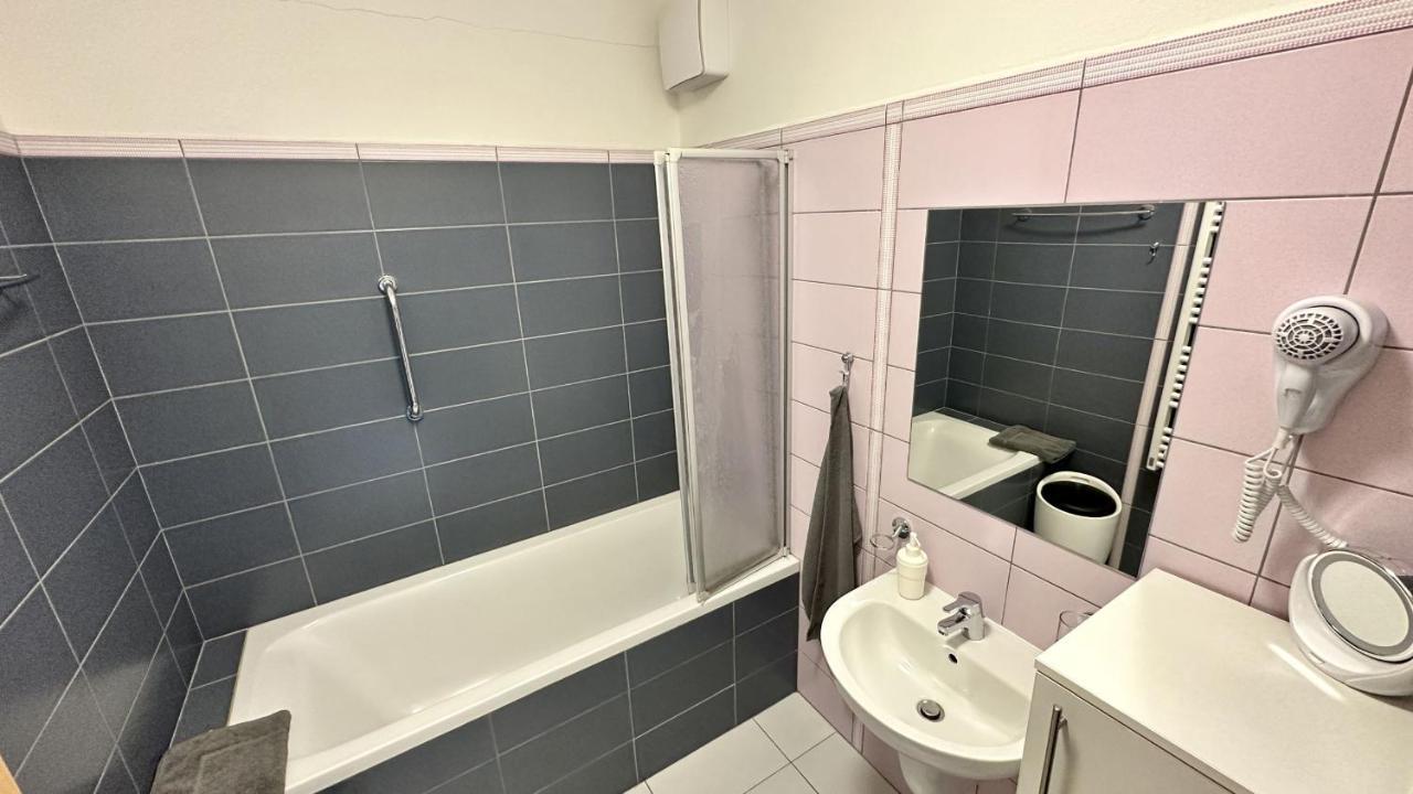 Ubytovani Trebon - Apartmany Rozmberk, Svet A Bastyr Экстерьер фото